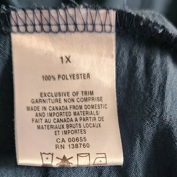 Women's Blue Blouse, short sleeve, with 2 front buttons, Size 1X, Penningtons - Picture 3 of 4